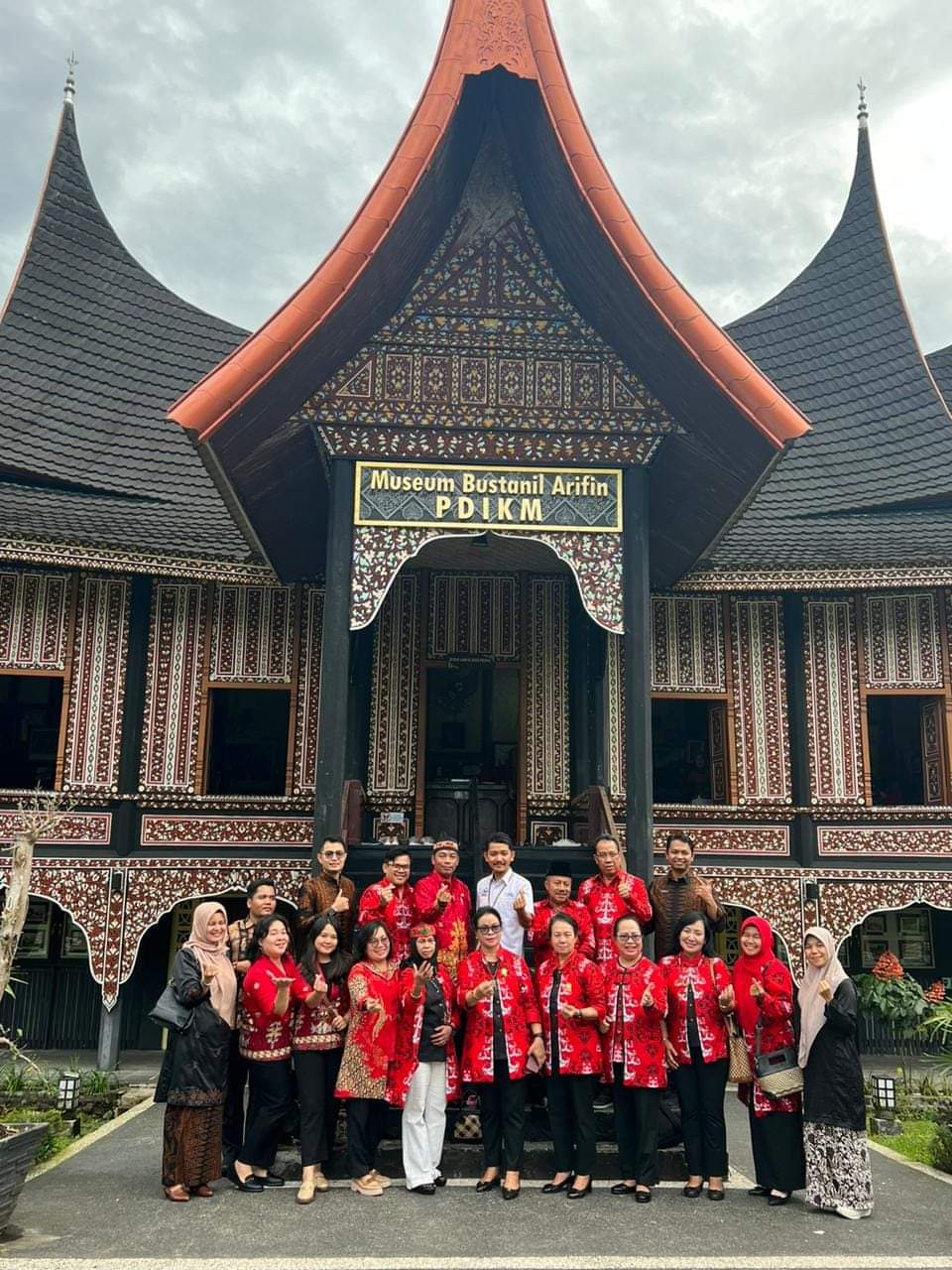 Dekranasda Kabupaten Katingan Kalimantan Tengah  Studi Tiru ke Padang Panjang