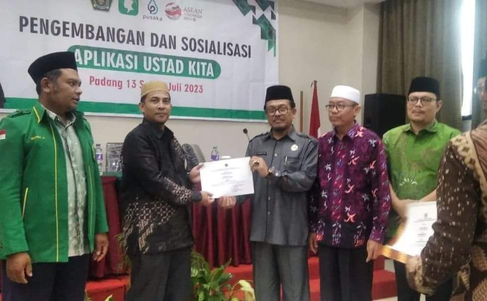 Jufrizal Dari Kementerian Agama  Padang Panjang  Terbaik I Kategori Kesehatan Masyarakat Tingkat Sumbar