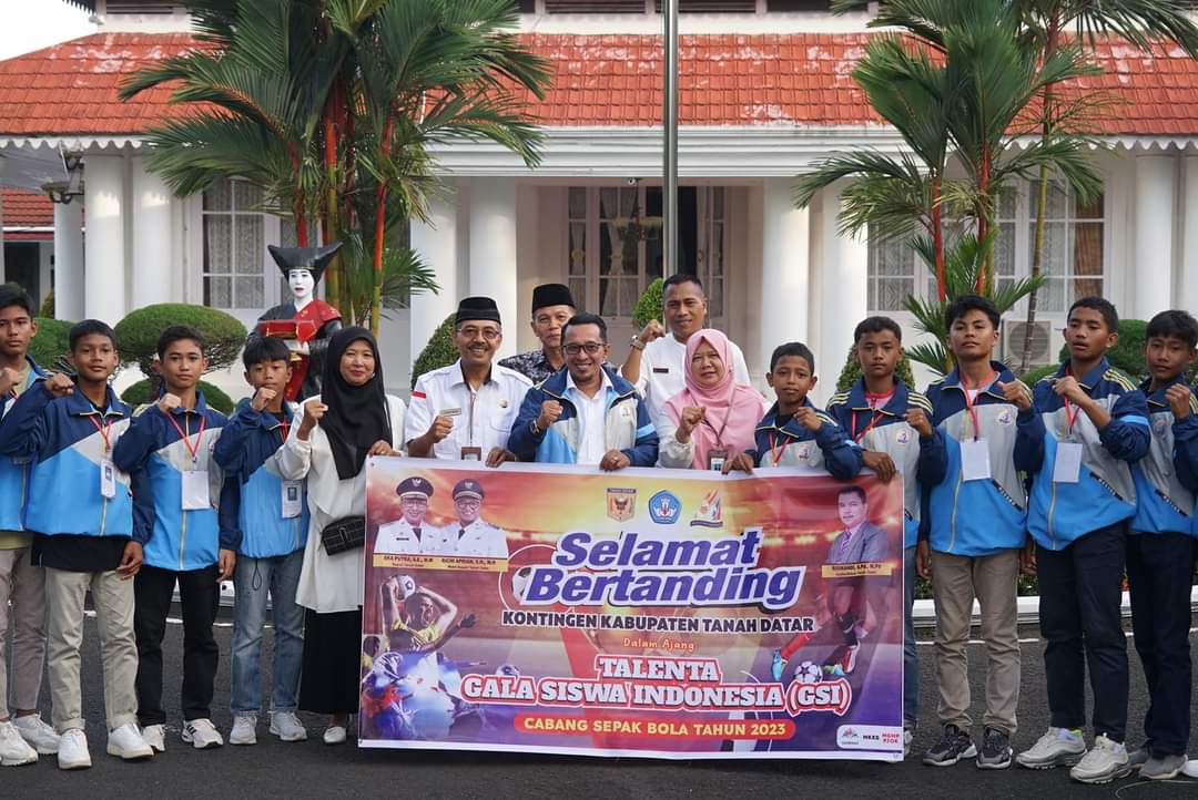 Tim  SMP Tanah Datar Dilepas Bupati Eka Putra Ikuti Talenta GSI Sumbar