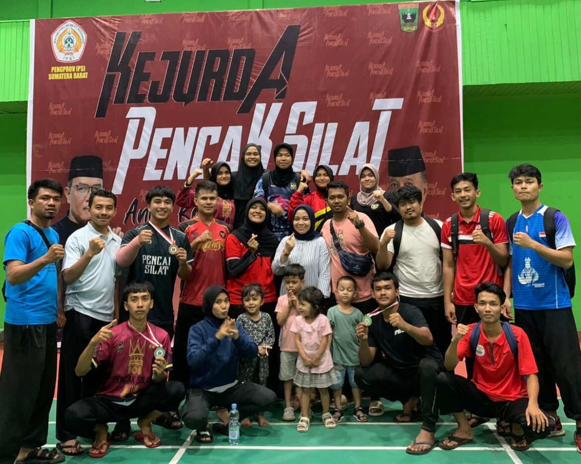 Pesilat Tanah Datar Raih Enam Medali Dalam Kejurda Pencak Silat  Se Sumatera Barat