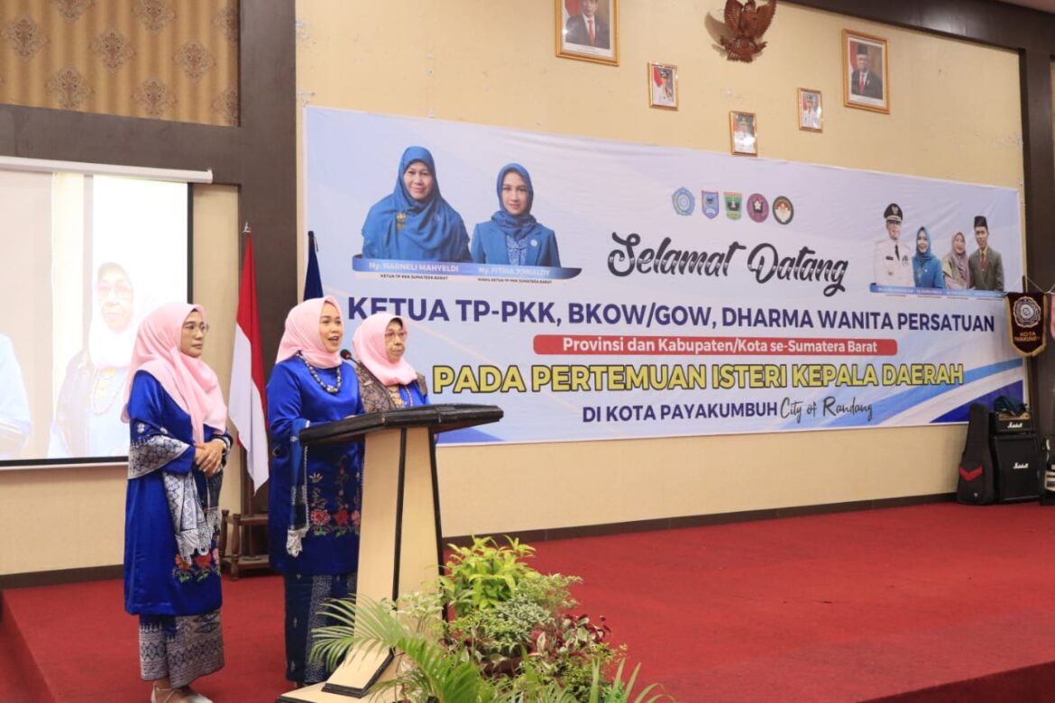Ketua Tim Penggerak PKK Payakumbuh Undang Seluruh Istri Kepala Daerah Saksikan Pestival Batuang