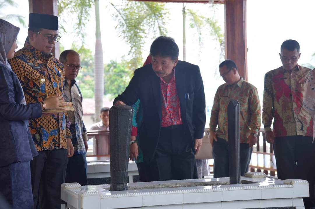 Kepala BPIP Ziarah Kemakam Pahlawan Nasional Muhammad Yamin Di Talawi