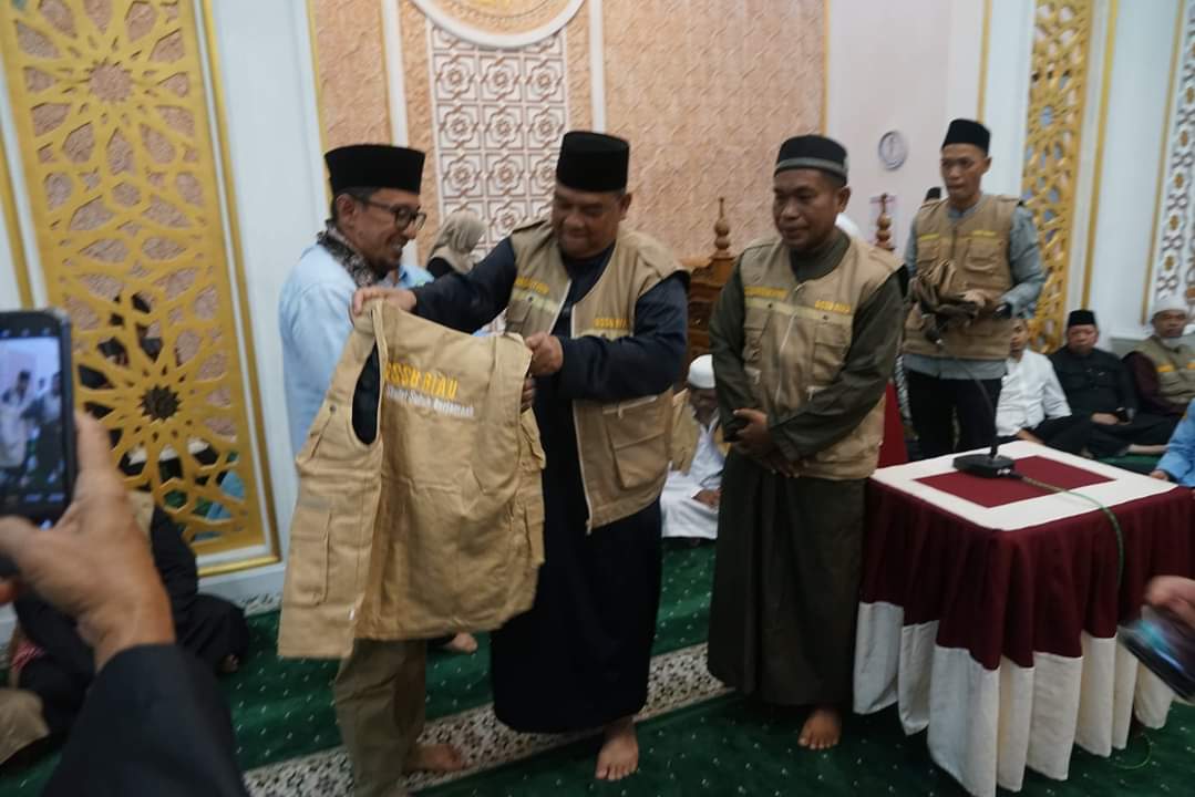 Wakil Gubernur Riau Bersama Bupati Tanah Datar Hadiri Subuh Mesjid Al Furqon Nagari Simpuruik