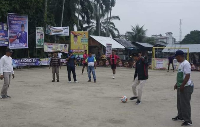 Wakil Bupati Pasbar Buka Open Turnamen Futsal Interminal Cup X Simpang Tiga Nagari Koto Baru