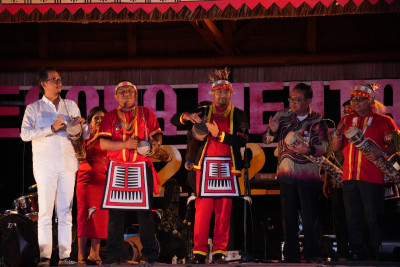 Wakil Gubernur Sumbar  Audy Joinaldy  Barat Buka Festival Pesona Mentawai 2023