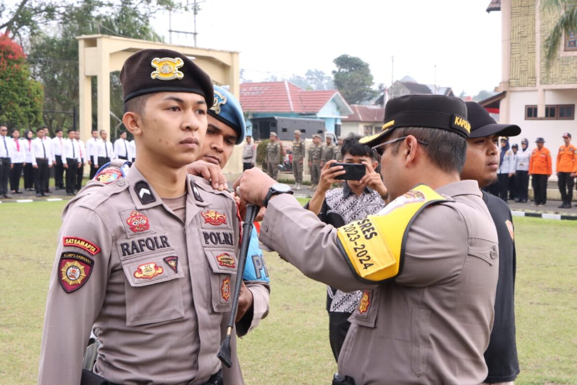 Kapolres Padang Panjang  Pimpin Apel  Pasukan Operasi Mantap Brata 2023-2024