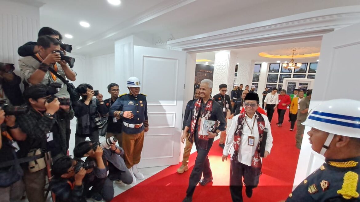 Pasangan Ganjar-Mahfud Daftar di KPU Bawa Gelora Semangat Indonesia Emas*