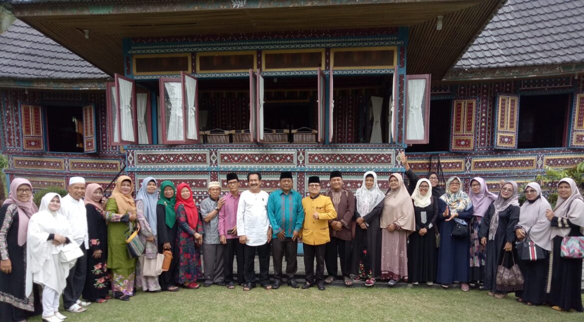 Ustad Kamaruzaman Ajak Pensiunan PPKTD Luhak Nan Tuo Ikut Peduli Palestina