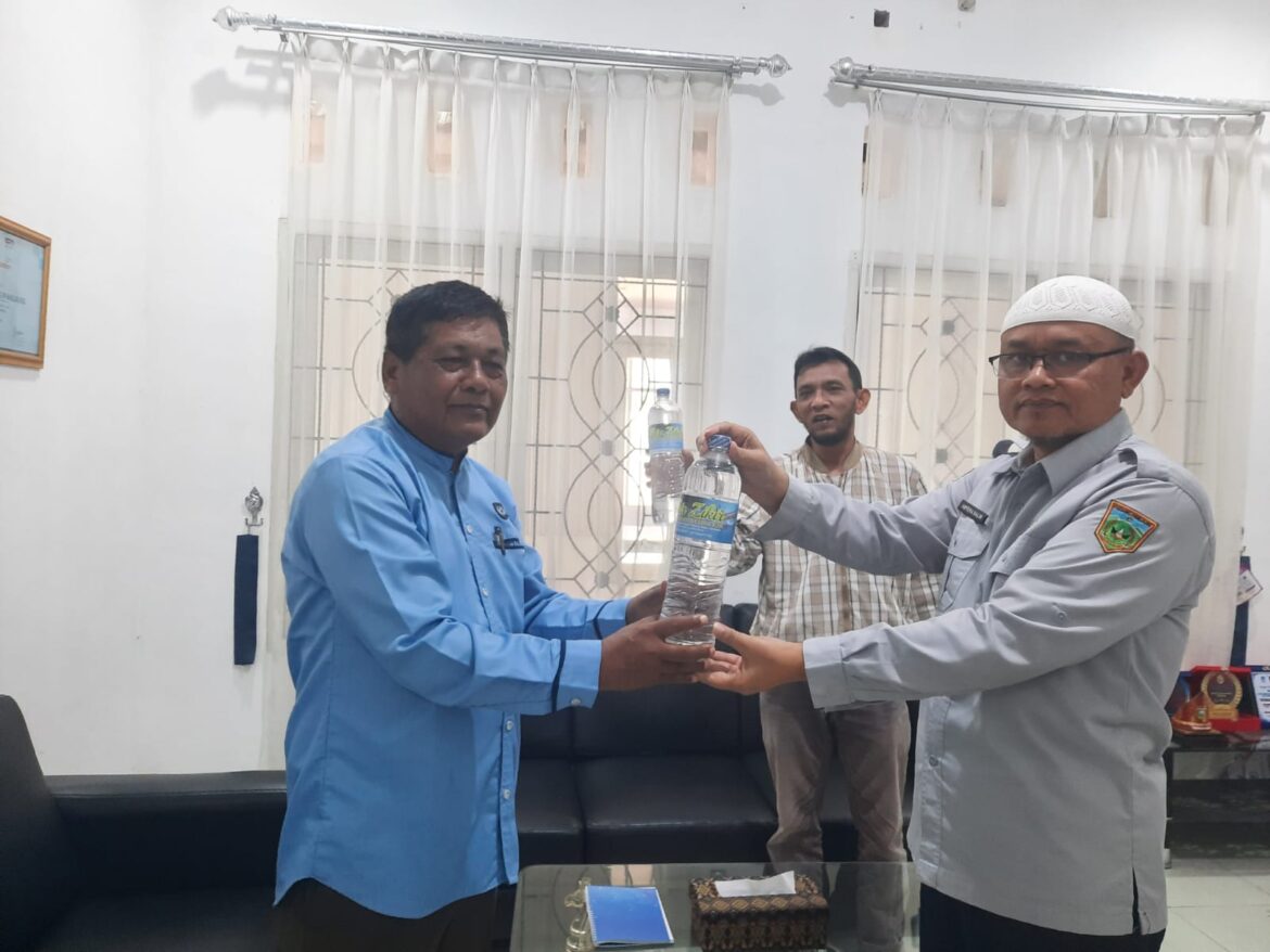 Terapi Air Zikir, Ada di Pesantren Darul Ulum Nagari Padang Magek