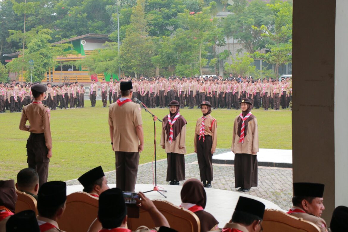 SEJUMLAH PENGHARGAAN DIBERIKAN DALAM PERINGATAN HARI PRAMUKA PAYAKUMBUH