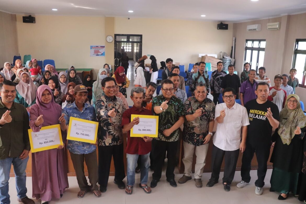 62 Tenaga Kependidikan Dapat Bantuan Usaha Dari Baznas Payakumbuh