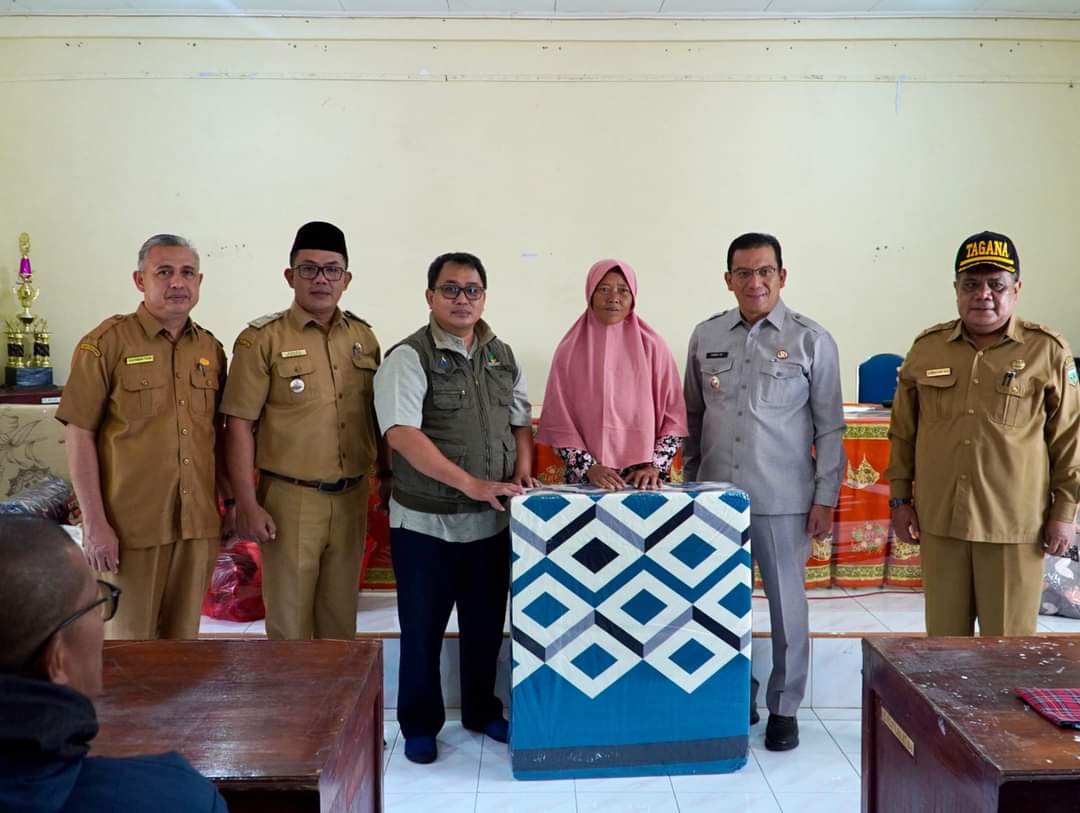 Kemensos Salurkan Bantuan Disabilitas Dan Korban Kebakaran Padang Panjang
