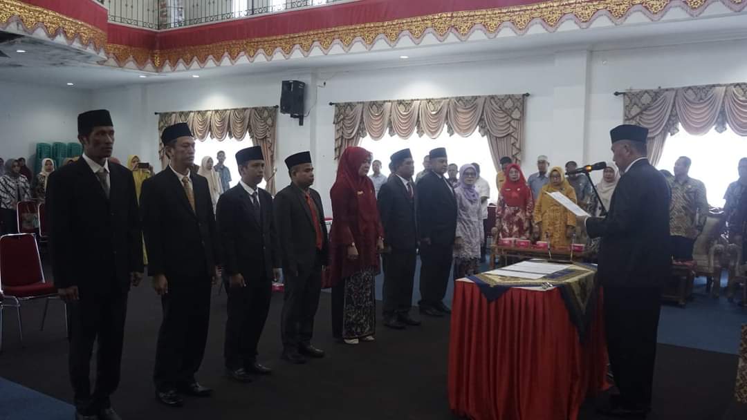 Bupati Hamsuardi  Lantik 8 Pejabat di Lingkungan  Pemda Pasbar, Ini Namanya