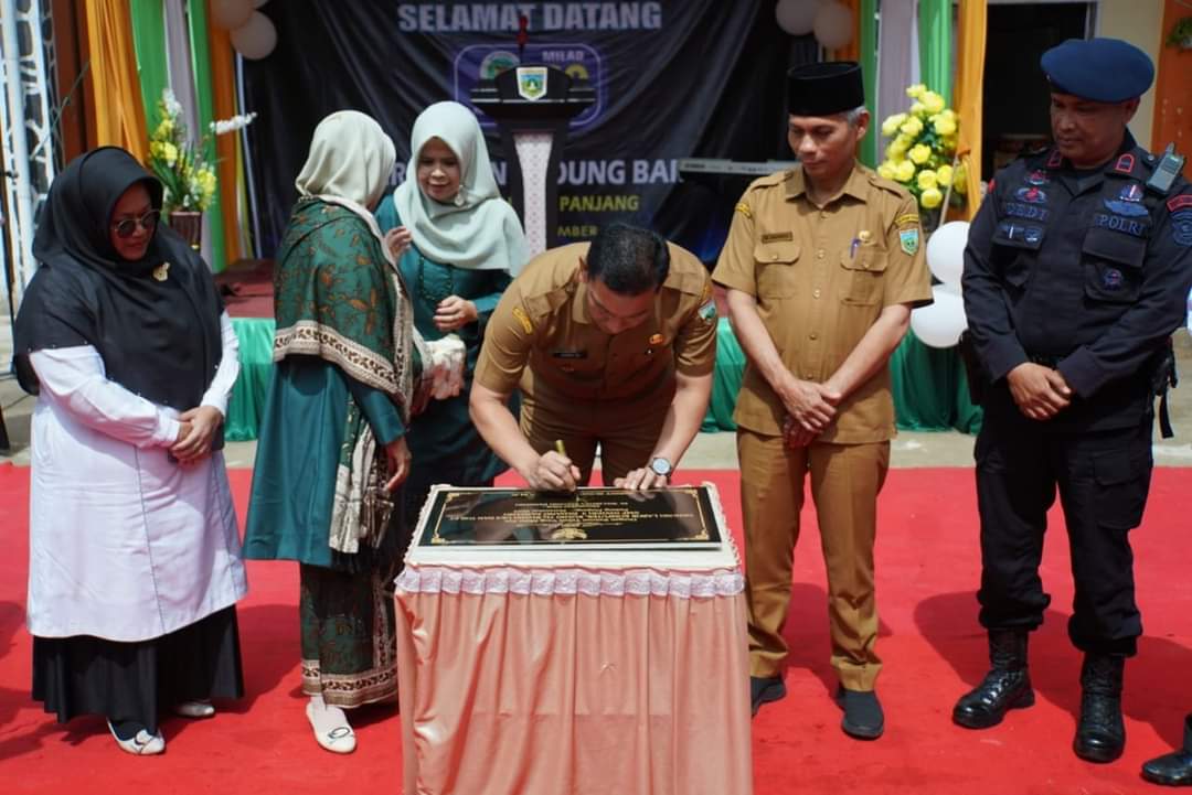 PJ Wali Kota  Resmikan Gedung Baru SMP N 4 Padang Panjang