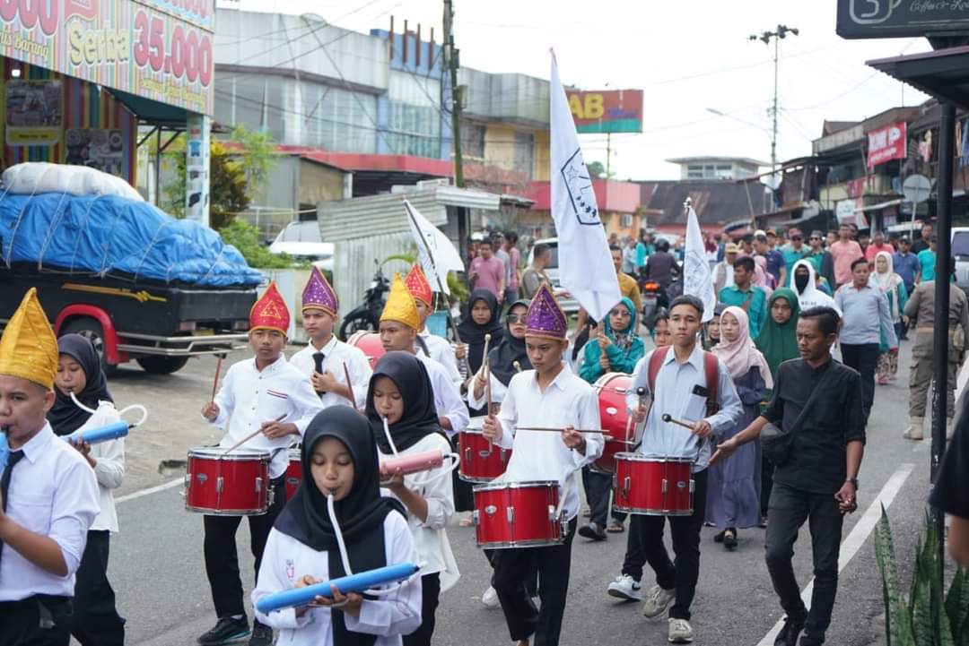 Ratusan Penyandang Disabilitas Ikut Pawai  Di Padang Panjang
