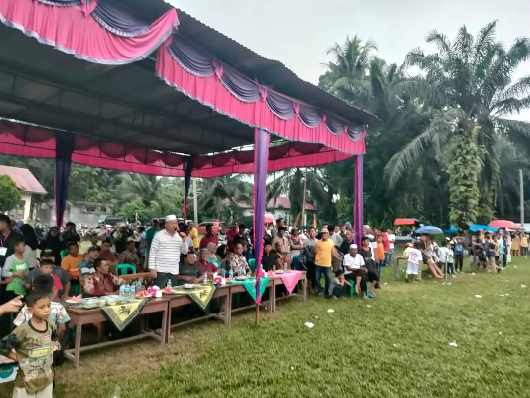 Bupati Pasaman Barat Tutup Tournament Mini Soccer Cup III PEFSO Kinali