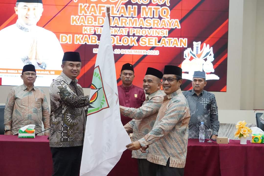 Bupati Lepas Kafilah MTQ Dharmasraya ke Lomba MTQN ke 40  Tingkat Sumbar Di Solok Selatan