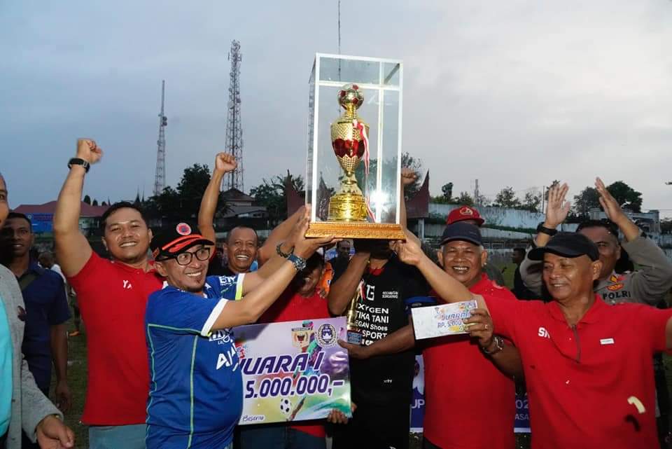 Kecamatan Sungayang Juara Open Turnamen Bupati Cup 40+