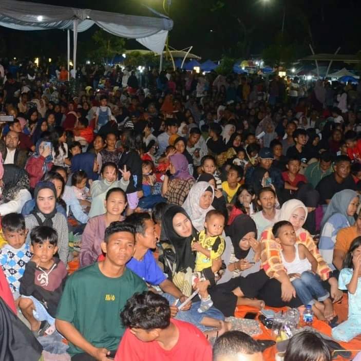 Ribuan Warga Padang Hadiri Sumarak Galanggang Rang Mudo Di Galanggang Balai Kota