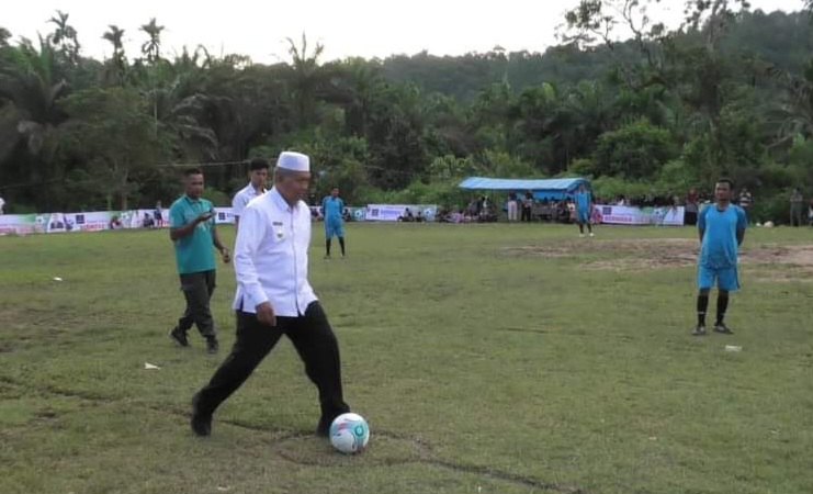 Bupati Pasaman Barat Buka Liga VI Nagari Sinuruik Kecamatan Talamau