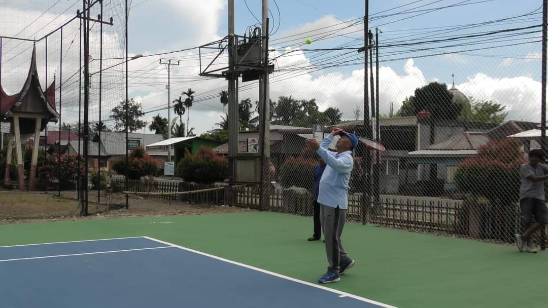 Bupati Pasaman Barat Resmikan Lapangan Tenis Ujung Gading, Kecamatan Lembah Melintang