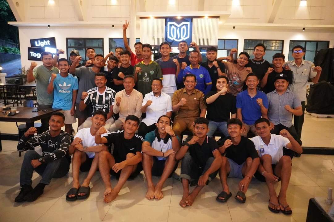 Manajer PSPP  Berikan Bonus Untuk Pemain dan Pelatih PSPP Padang Panjang
