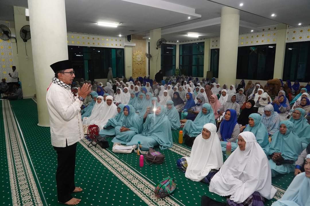 Bupati Tanah Datar Hadiri Magrib Mengaji Dan Wirid Yasinan Se Nagari Pagaruyung di Mesjid Muhammadiyah