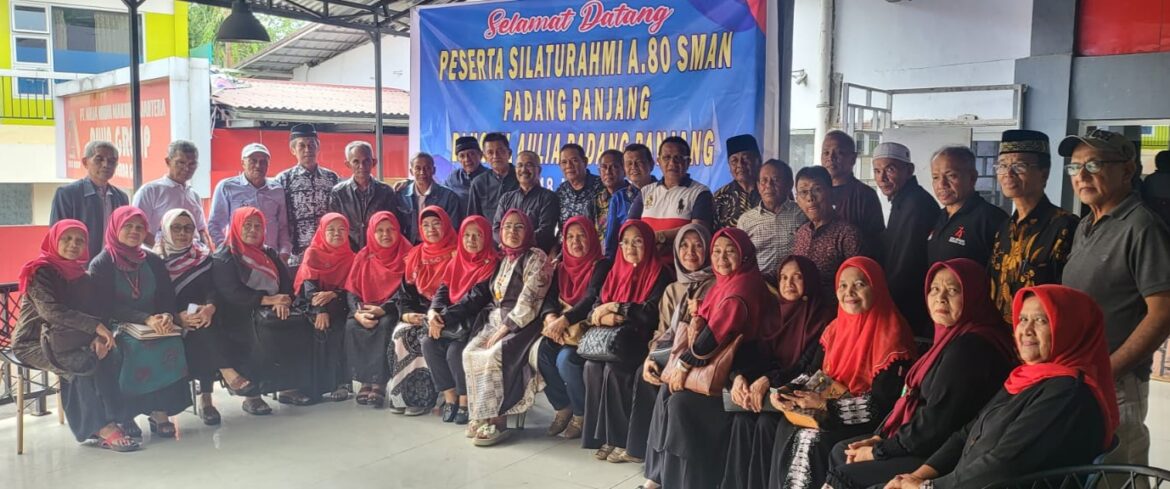 Alumni SMAN Padang Panjang Tahun 1980  Reuni Dan Pilih Pengurusnya Di Hotel Aulia Padang Panjang