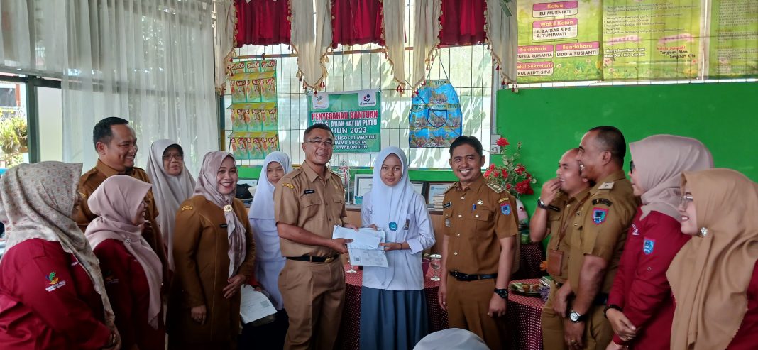 17 anak yatim piatu di Kota Payakumbuh Terima Bantuan Dari Kemensos RI
