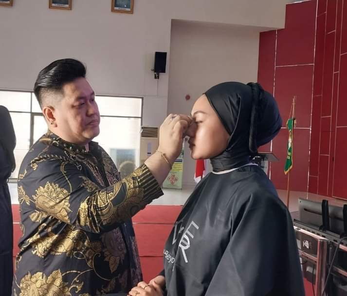 Istri ASN Diajarkan Cara Bersolek, Inovasi Dharmawanita Persatuan Padang