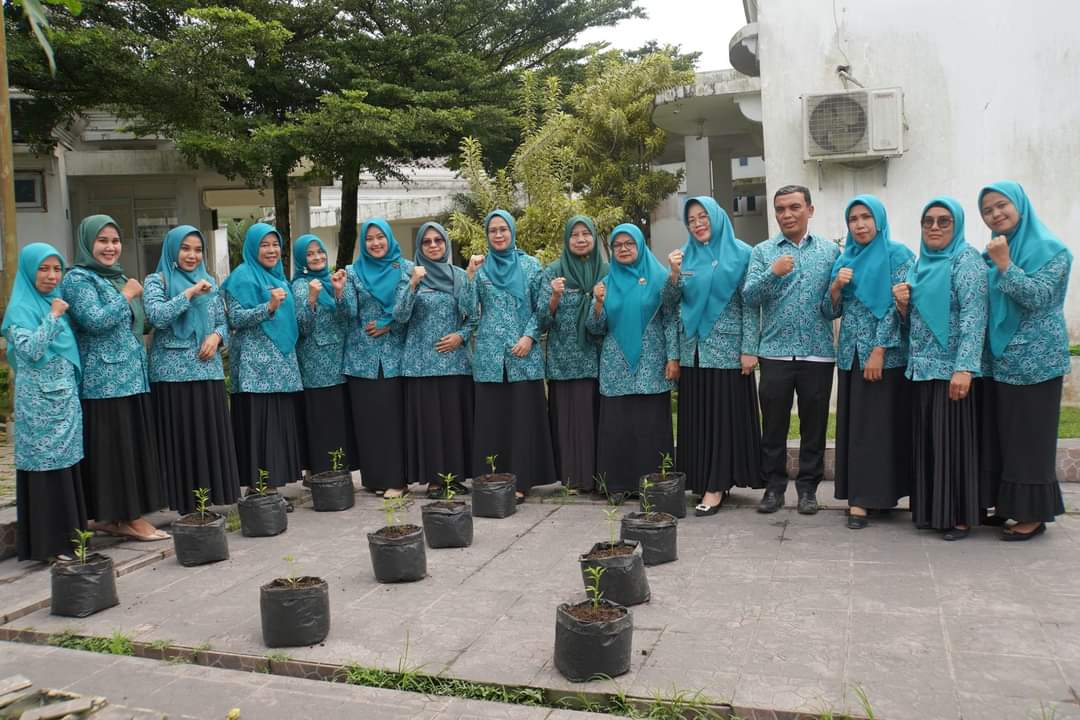 TP PKK Padang Panjang Ikut Lakukan Gerakan Menanam Cabai