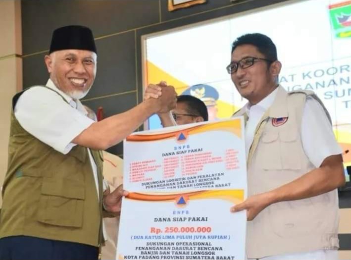 Tetapkan Tanggap Darurat, Wali Kota Padang  Terima Bantuan BNPB
