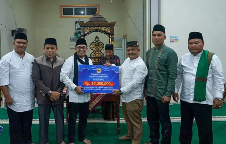 Bupati Aspresiasi Jemaah Mesjid  Ittihad Alur Tengah Nagari Batu Bulek Lintau Buo Utara