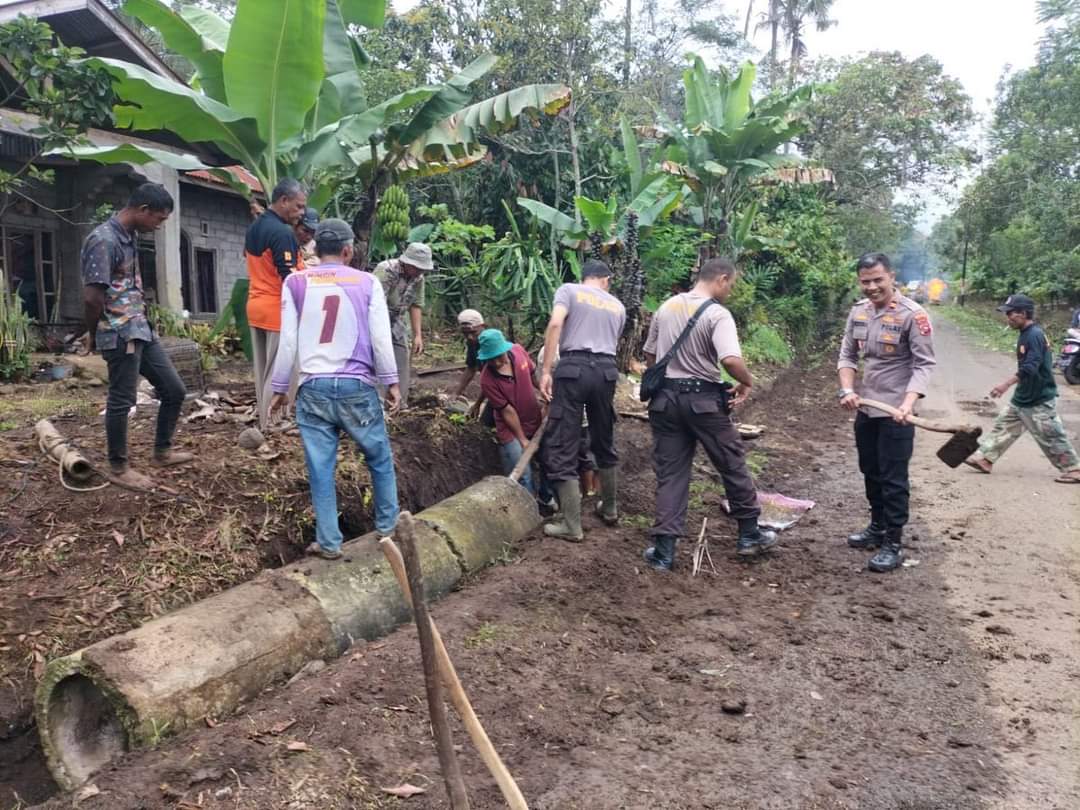 Masyarakat Nagari Gurun Dan Padang Laweh Gotong Royong Bersama, Ini Harapan Camat Sungai Tarab