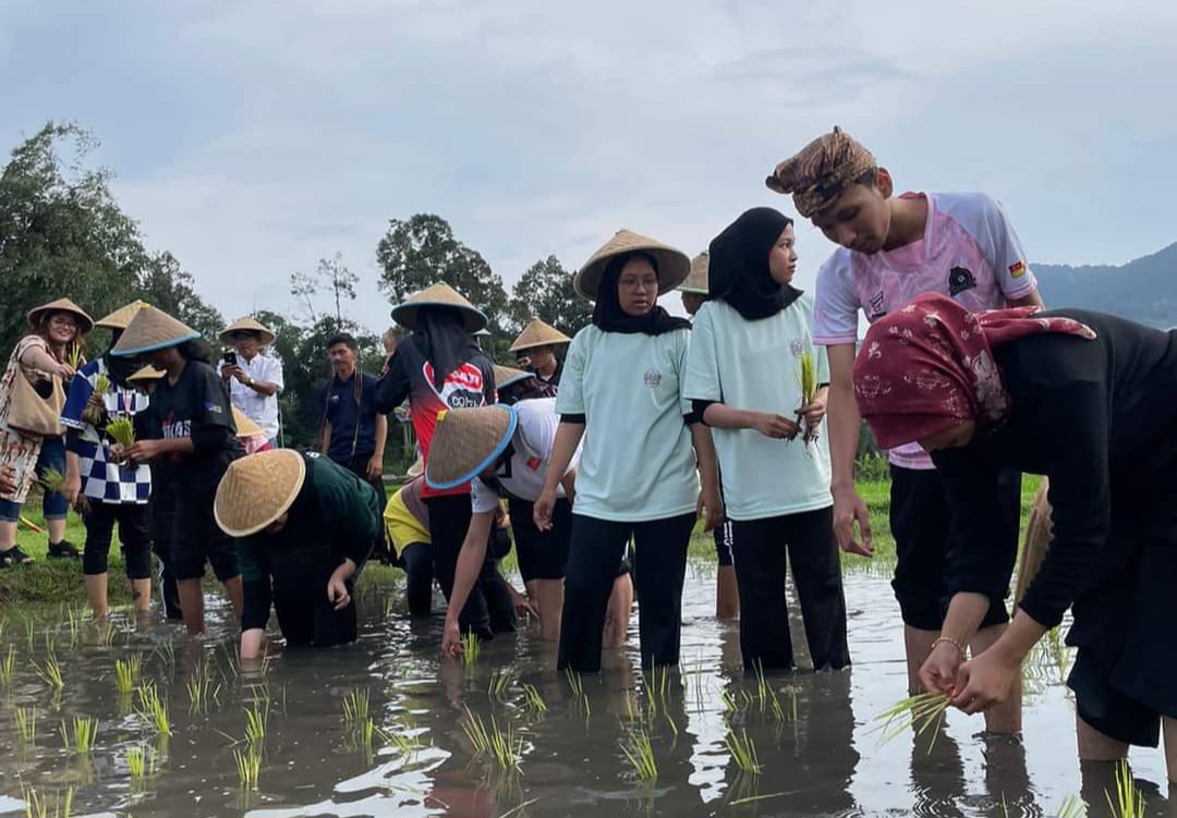30 Mahasiswa Politeknik Muadzam Shah, Pahang, Malaysia Kunjungi  Desa Wisata Kubu Gadang, Padang Panjang, Ini Kesannya
