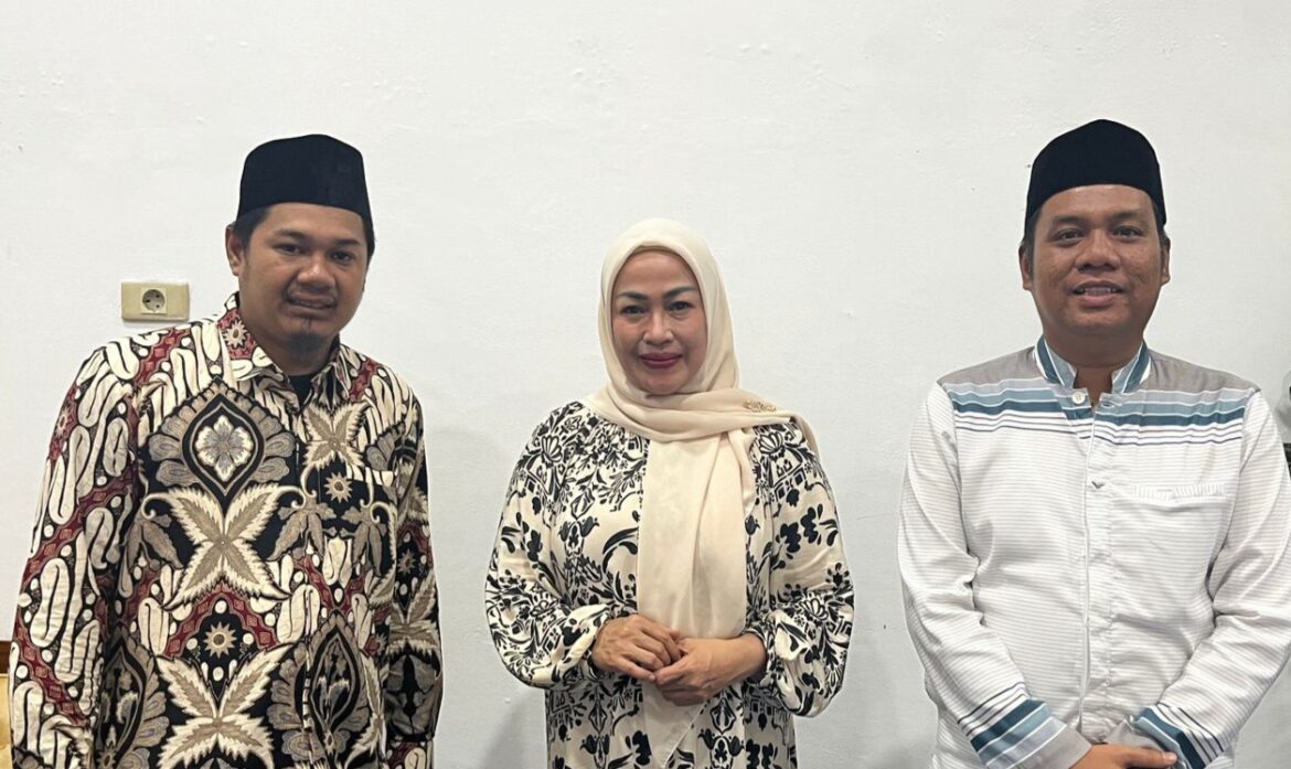 Ketua Dekranas Ny Lise Eka Putra  Minta Pemenang Tiktok Terus Berinovasi Dan Mempromosikan  UMKM Tanah Datar