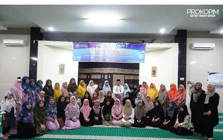 Ketua Aisyiyah Tanah Datar Minta Warga Aisyiyah Dukung Progul Bupati Tanah Datar