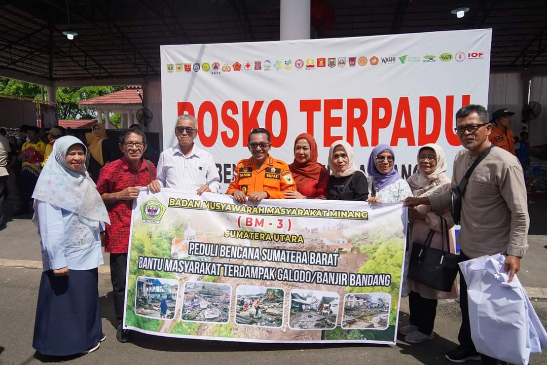BM 3 Sumut Berikan Santunan Untuk Ahli Waris Korban Meninggal Dunia Kepada Bupati Tanah Datar