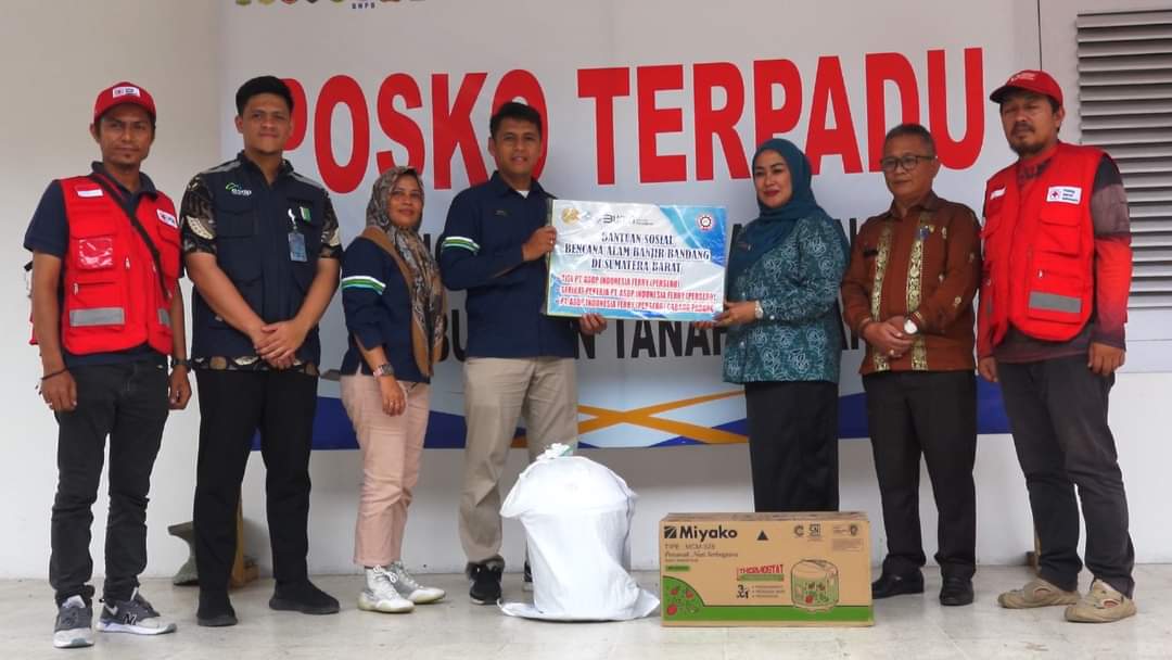 ASDP Indonesia  Salurkan Bantuan Untuk Korban Terdampak Banjir Bandang Tanah Datar