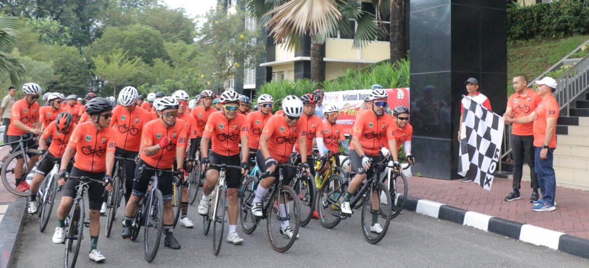 Kapolda dan Wagub Sumbar Lepas ‘Gowes Peduli Bencana’