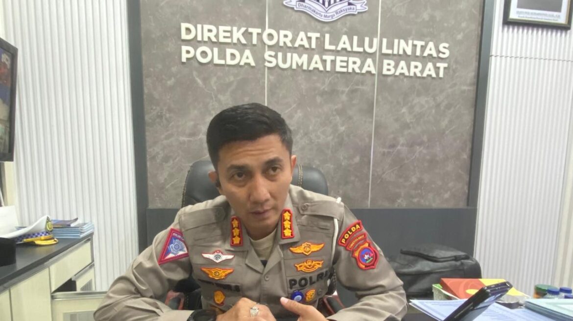 Akan Ditilang,Jika Pengendara Menerobos Jalan Lembah Anai Yang Sedang Perbaikan