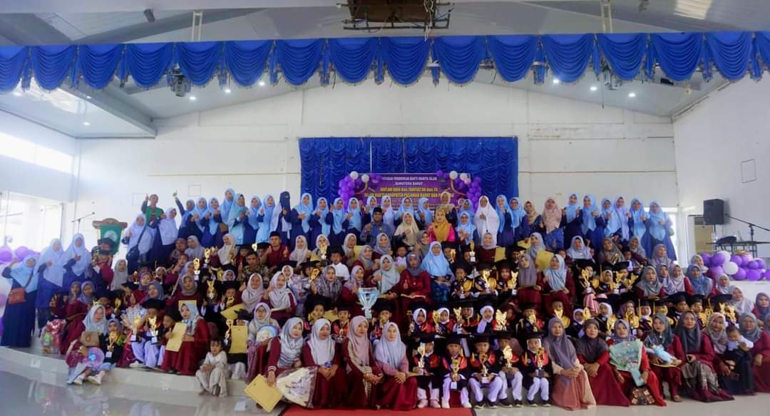 548 Murid RA/TK Islam Bakti  Yayasan Pendidikan Bakti Kabupaten Pasaman Barat Wisuda Iqra’ dan Tahfidz