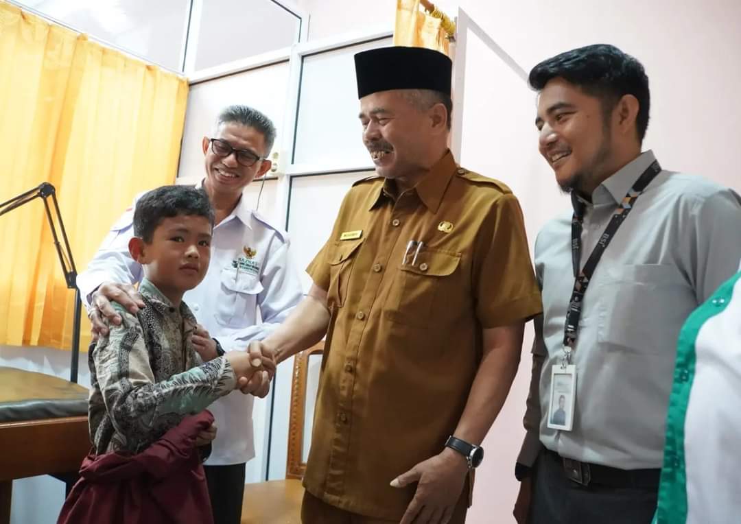 100 Anak Dari Keluarga Tidak Mampu  Ikuti Khitanan Massal Dari Baznas Padang Panjang