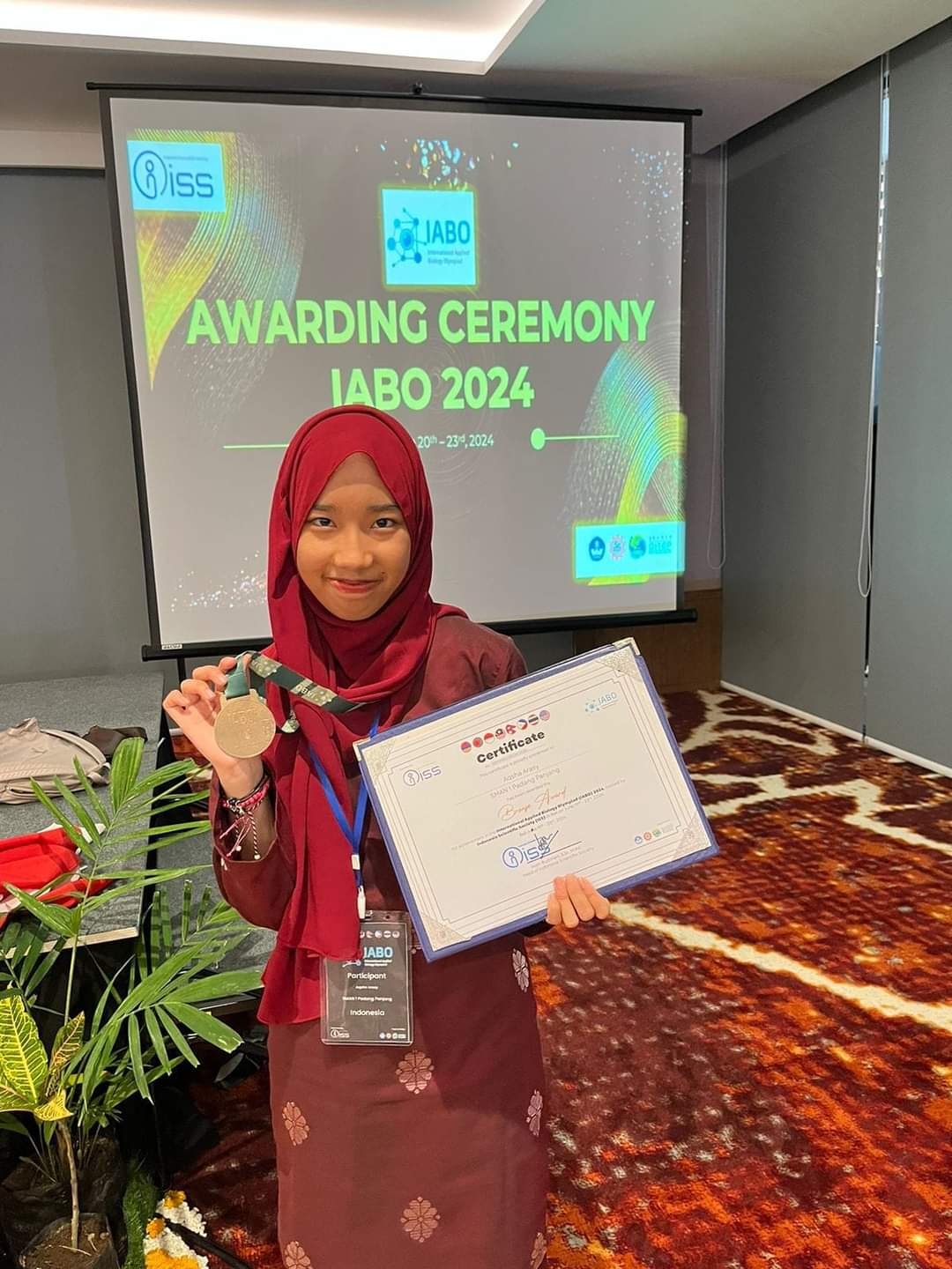 Siswi SMA Negeri 1 Padang Panjang Aqsha Arasy Raih Medali Perunggu Dalam International Applied Biology Olympiad (IABO)  Di Denpasar Bali 