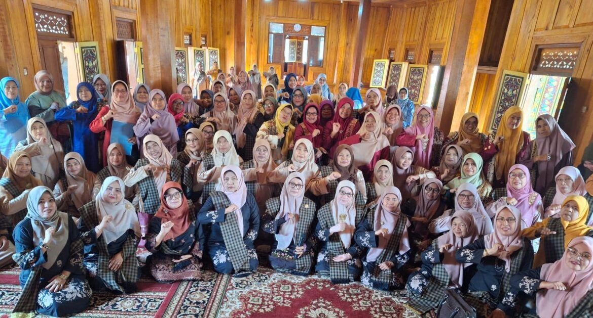 Ketua Bundo Kandung Tanah Datar Minta Seluruh Bundo Kandung  Nagari Turun Kesekolah