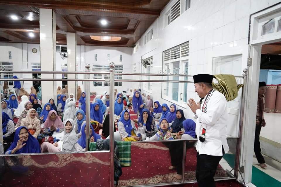 Bupati Tanah Datar Hadiri Magrib Mengaji dan Wirid Yasinan ke IX Di Masjid Nurul Huda, Padang Datar Nagari Pagaruyung