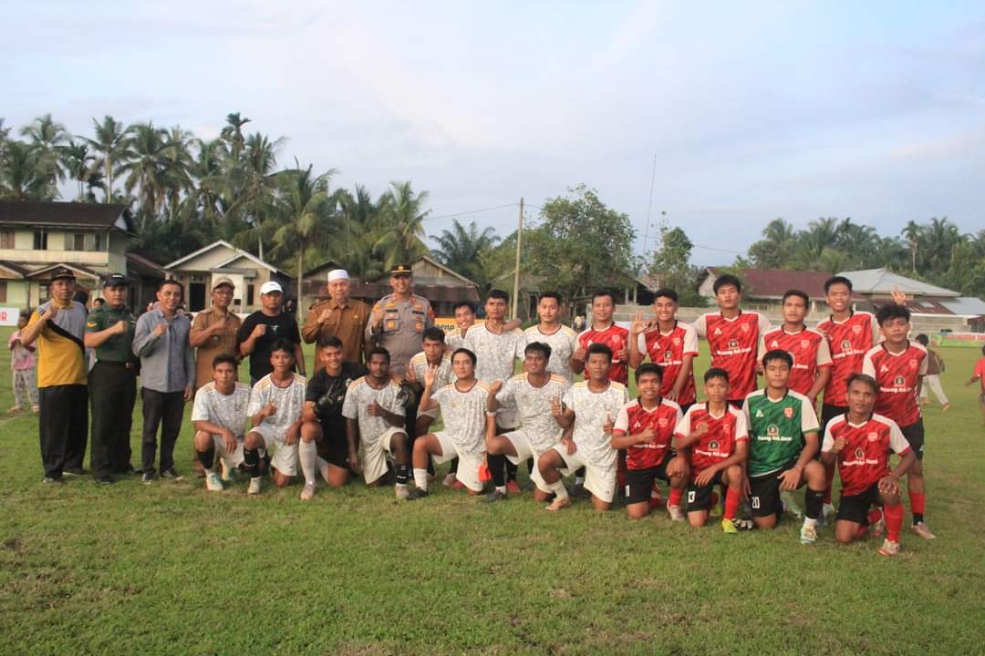 Bupati Pasaman Barat Buka Turnamen  Persitas CUP VII Di Lapangan hijau Persitas  Nagari Salido Saroha Ujung Gading