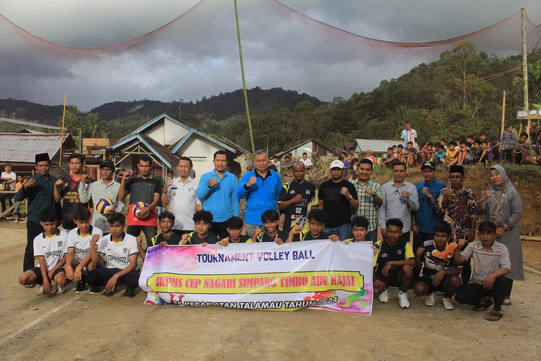 Bupati Pasbar Buka Turnamen Voli se-Kecamatan Talamau  Di Lapangan  Mudik Simpang  Nagari Simpang Timbo Abu