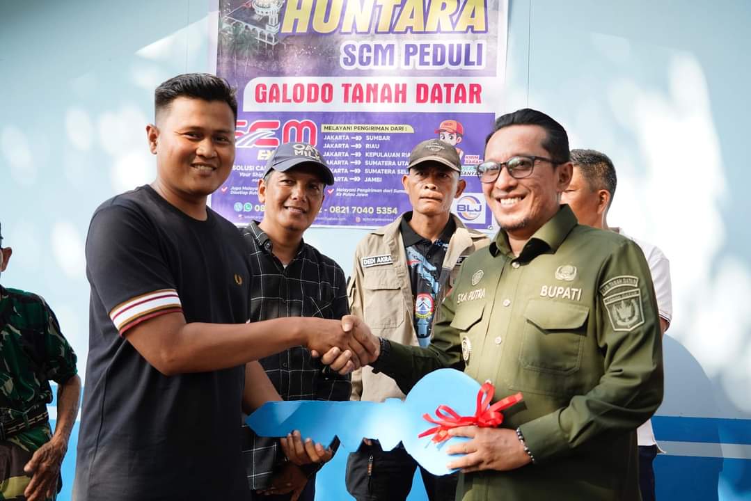 Di Aspresiasi Bupati Tanah Datar.  Alumni SMA 1 Batusangkar 2005 Bangun Dua Rumah Huntara Di  Jorong Pabalutan Rambatan