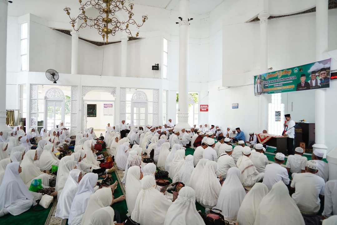Bupati Eka Putra Silaturahmi Dengan Pengurus IPHI Dan Anggota Jemaah Haji Tanah Datar